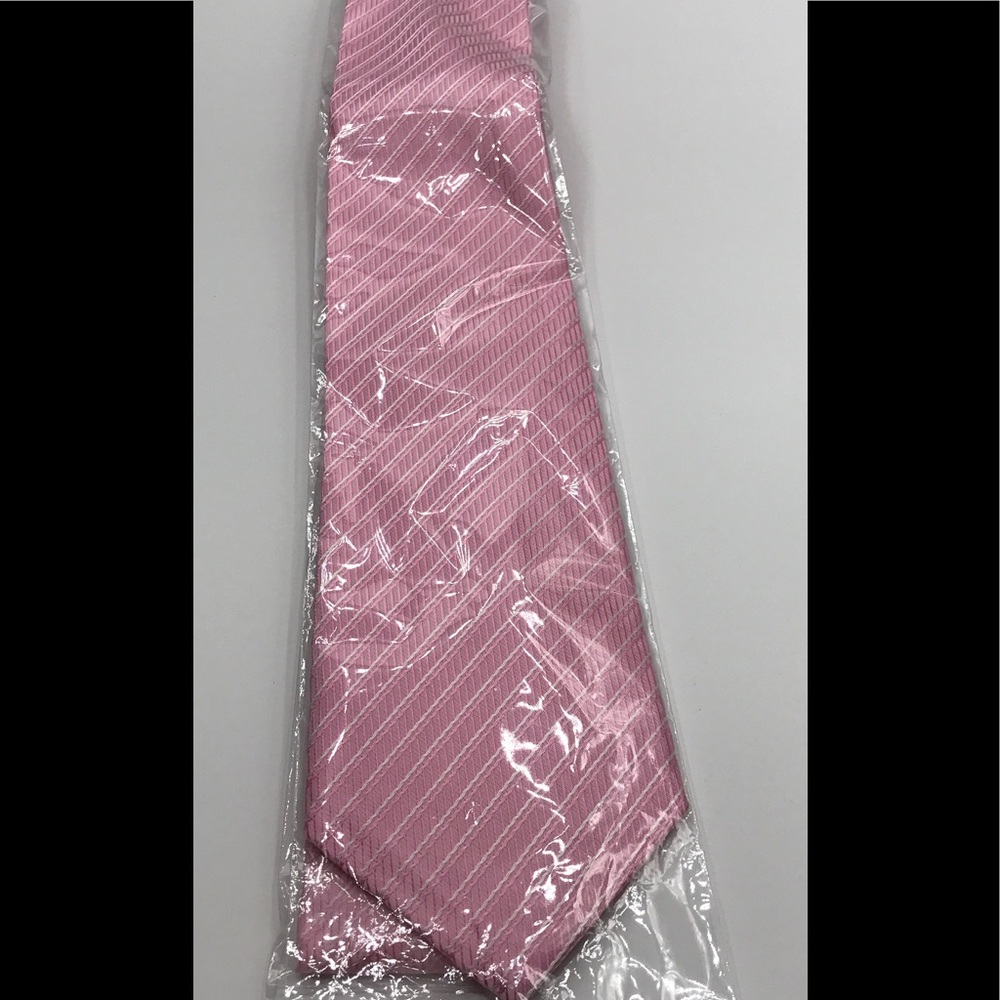 Pink tie